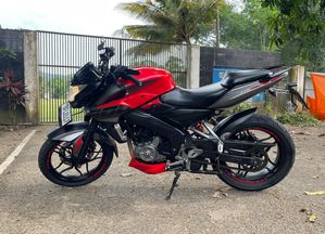 Bajaj Pulsar NS200 2017