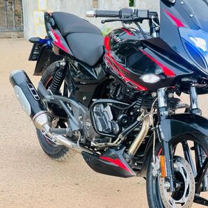 Bajaj Pulsar 220F 2012 - Image 2