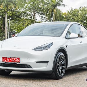 Tesla Model Y LONG RANGE FULL SPEC 2024 - Image 2