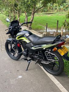 TVS Metro 2016