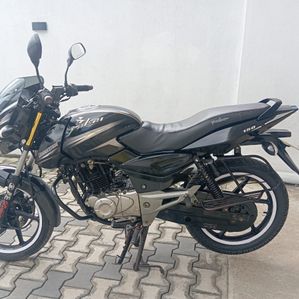 Bajaj Pulsar 150 2016 - Image 2