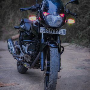 Bajaj Pulsar 180 2016 - Image 2