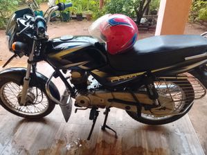 Bajaj CT100 2014
