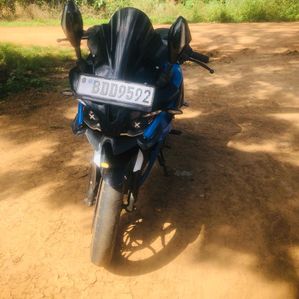 Bajaj Pulsar RS200 2015 - Image 2