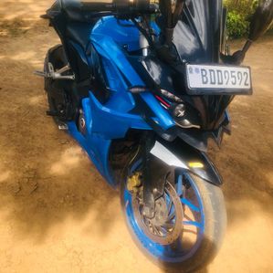 Bajaj Pulsar RS200 2015 - Image 3
