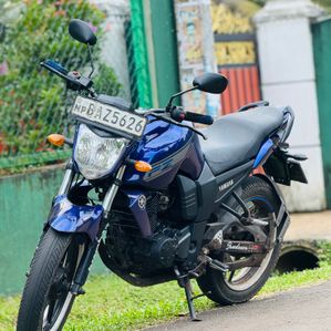 Yamaha Fazer 2013 - Image 2
