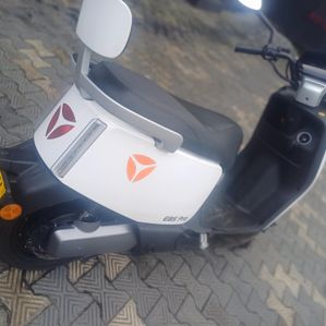 Yadea E8S 2024 - Image 2