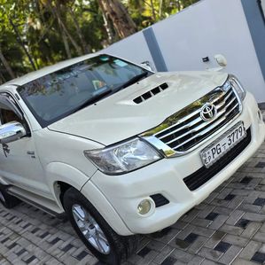 Toyota Hilux Vigo 2010 - Image 2