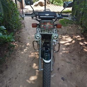 Honda CB 125 2012 - Image 2