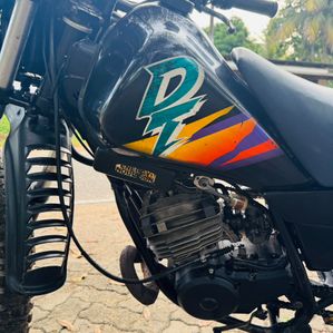 Yamaha DT 2000 - Image 2