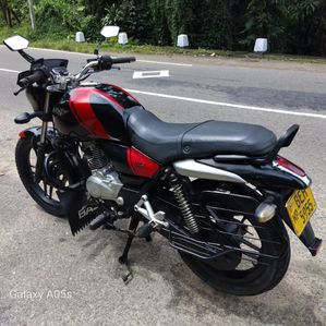 Bajaj V15 2016 - Image 3