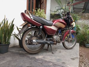 TVS Centra 2005