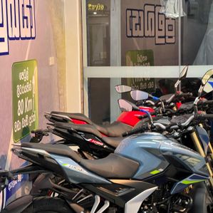 Bajaj Pulsar N160 USD 2025 - Image 2