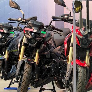 Bajaj Pulsar N160 USD 2025 - Image 3