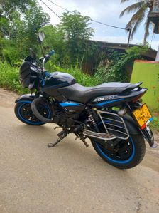 Bajaj Pulsar 150 2005
