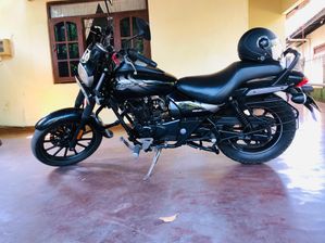 Bajaj Avenger Street 2020