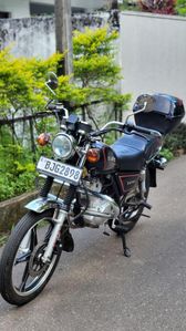 Suzuki GN 125 2023