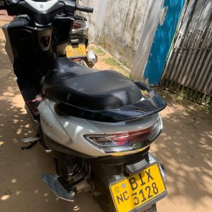 Suzuki Burgman 2020 - Image 3