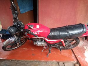 Suzuki GS 125 1996
