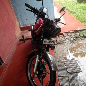 Suzuki GS 125 1996 - Image 3