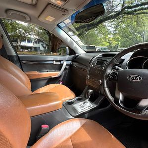 Kia Sorento 2010 - Image 3