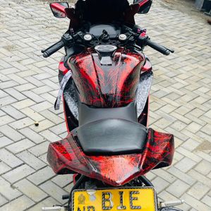 Yamaha R15 2019 - Image 2