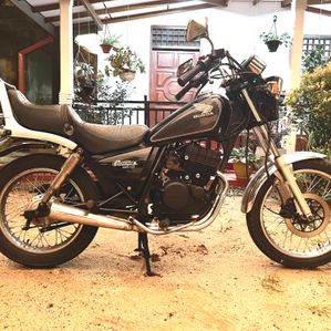 Honda CB 125 2001 - Image 2