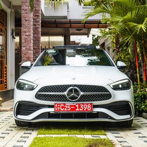 Mercedes Benz C200 AMG Premium Plus 2025 - Image 2