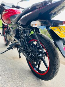 Bajaj Pulsar 180 2011