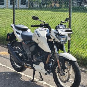 TVS Apache RTR 200 4V 2018 - Image 3