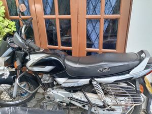 Bajaj CT100 2005