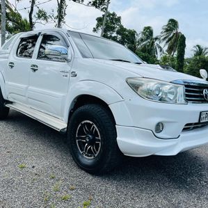 Toyota Hilux HL 2 2009 - Image 2