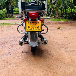 Honda CD 200 1984 - Image 2