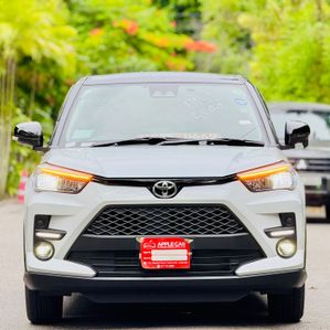 Toyota Raize Z Premium Two Tone 2024 - Image 3