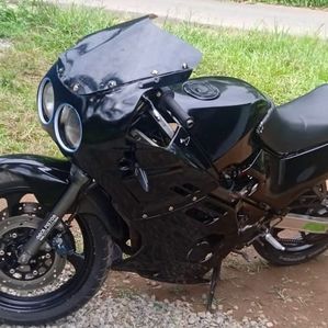 Suzuki GSX R600 1981 - Image 2