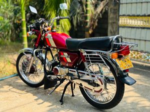 Hero CD 100 2003
