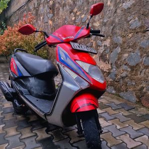 Honda Dio 2011 - Image 2