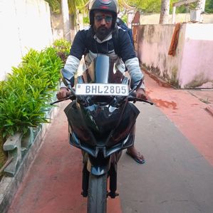 Yamaha R15 2018 - Image 3