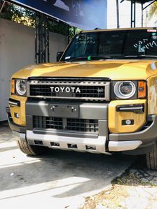 Toyota Land Cruiser Sahara 2024