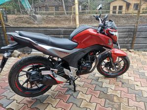 Honda CB Hornet 160R 2016