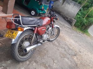 Hero CD 100 2004