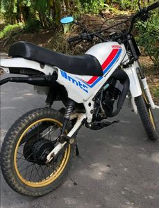 Honda MT5 1985