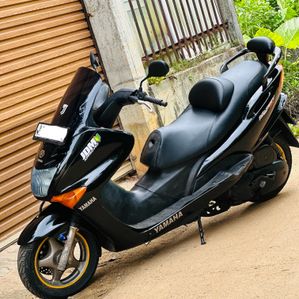 Yamaha Majesty 2012 - Image 2
