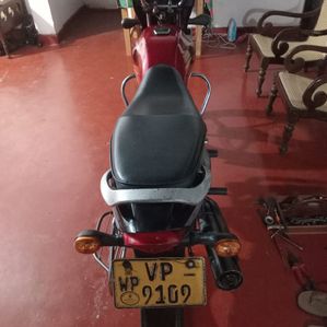 Bajaj Platina 2011 - Image 2