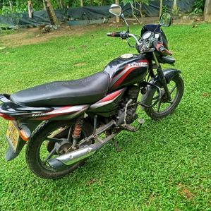 Bajaj Platina 2009 - Image 2