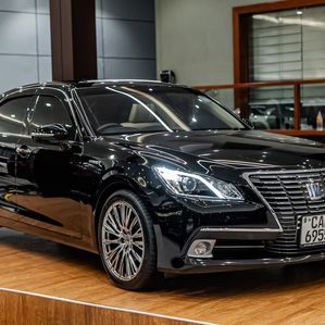 Toyota Crown ROYAL SALOON G 2016 - Image 2