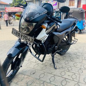 Yamaha SZ-RR V2 2013 - Image 3