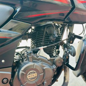 Bajaj Pulsar 180 2017 - Image 3