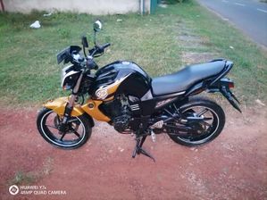 Yamaha FZ V1 2013