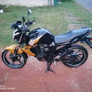 Yamaha FZ V1 2013 - Image 2